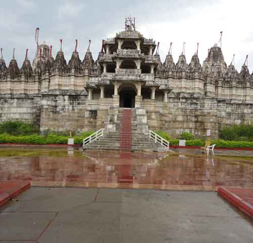 Kumbhalgarh Ranakpur Day Tour